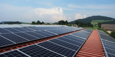 Les hangars photovoltaïques : un choix rentable pour votre investissement écologique